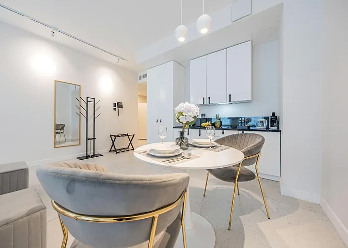 Rent Like - Deo Plaza - Old Town